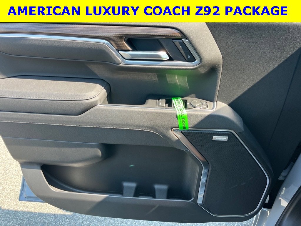2025 Chevrolet Silverado 1500 RST photo 19