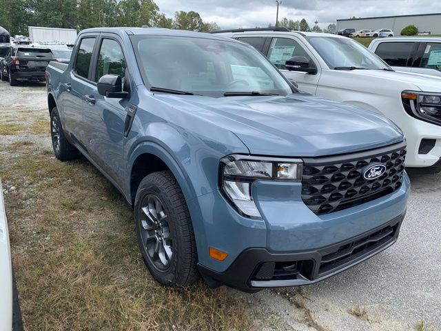 2025 Ford Maverick XLT photo 2