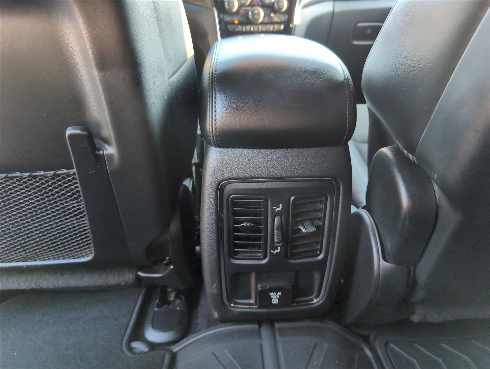 2020 Jeep Grand Cherokee Altitude photo 20