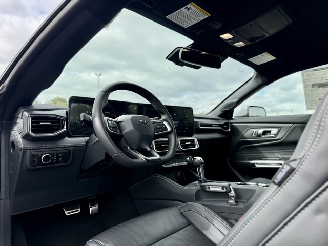 2025 Ford Mustang GT Premium photo 12