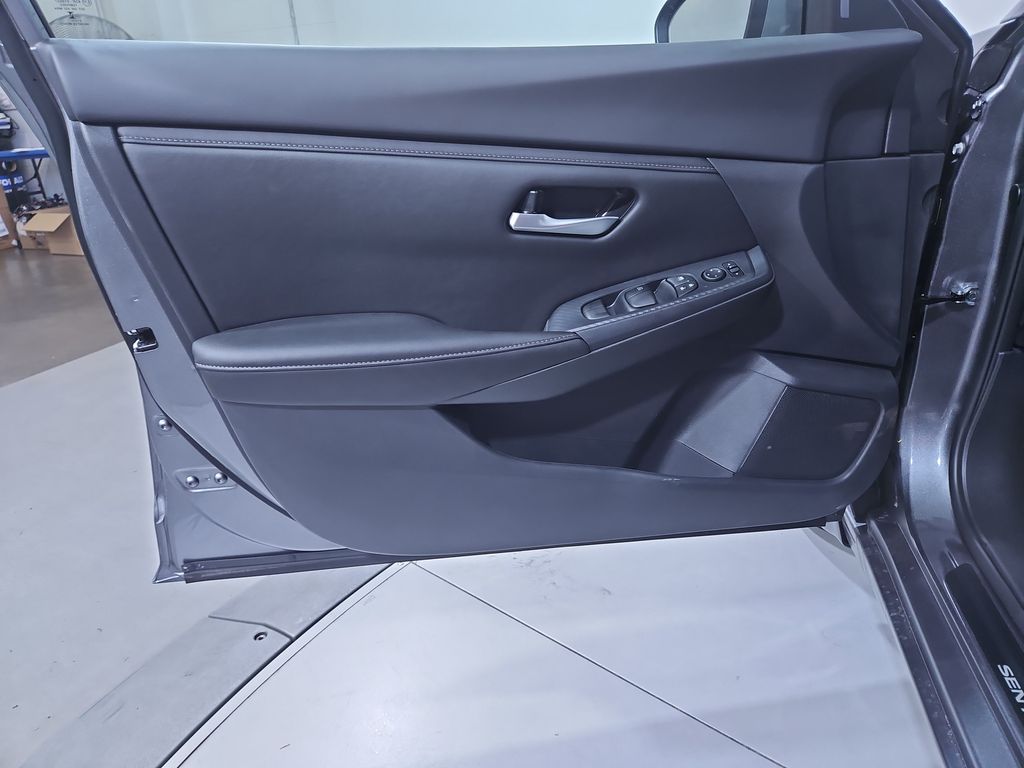2025 Nissan Sentra SV photo 10