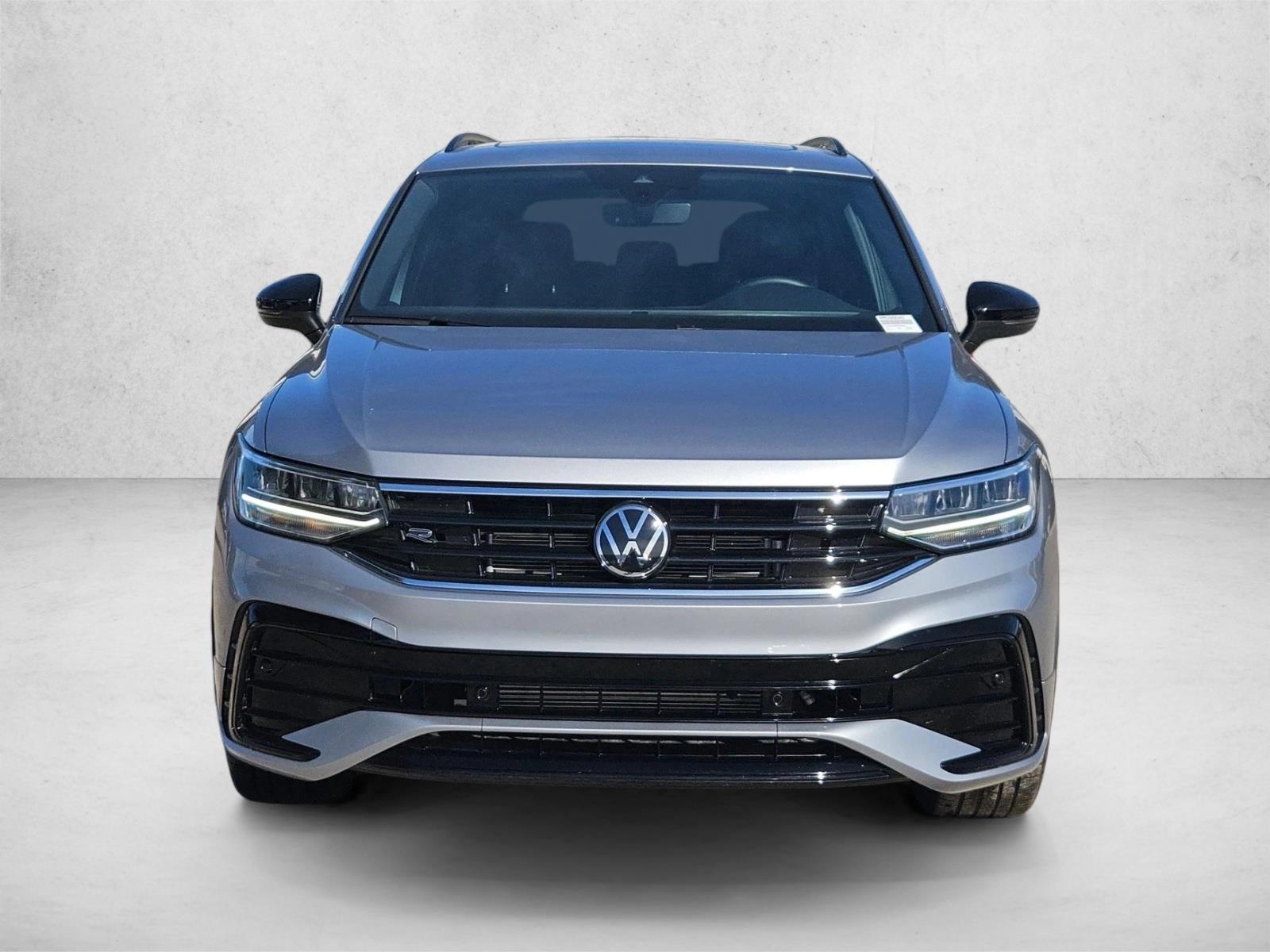 2024 Volkswagen Tiguan SE R-Line Black photo 2