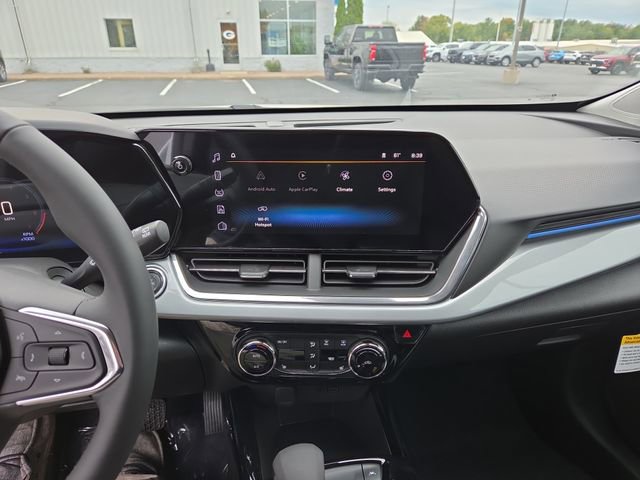 2025 Chevrolet Trax LT photo 17
