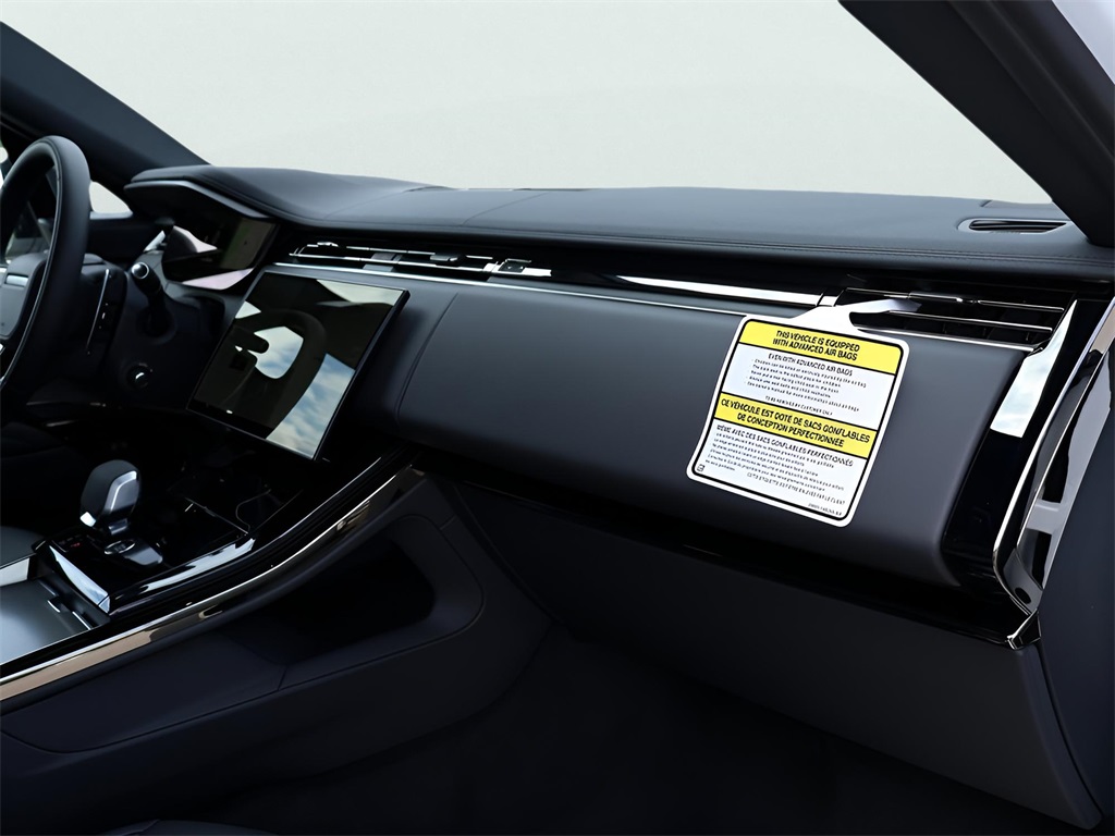 2025 Land Rover Range Rover Sport SE photo 9