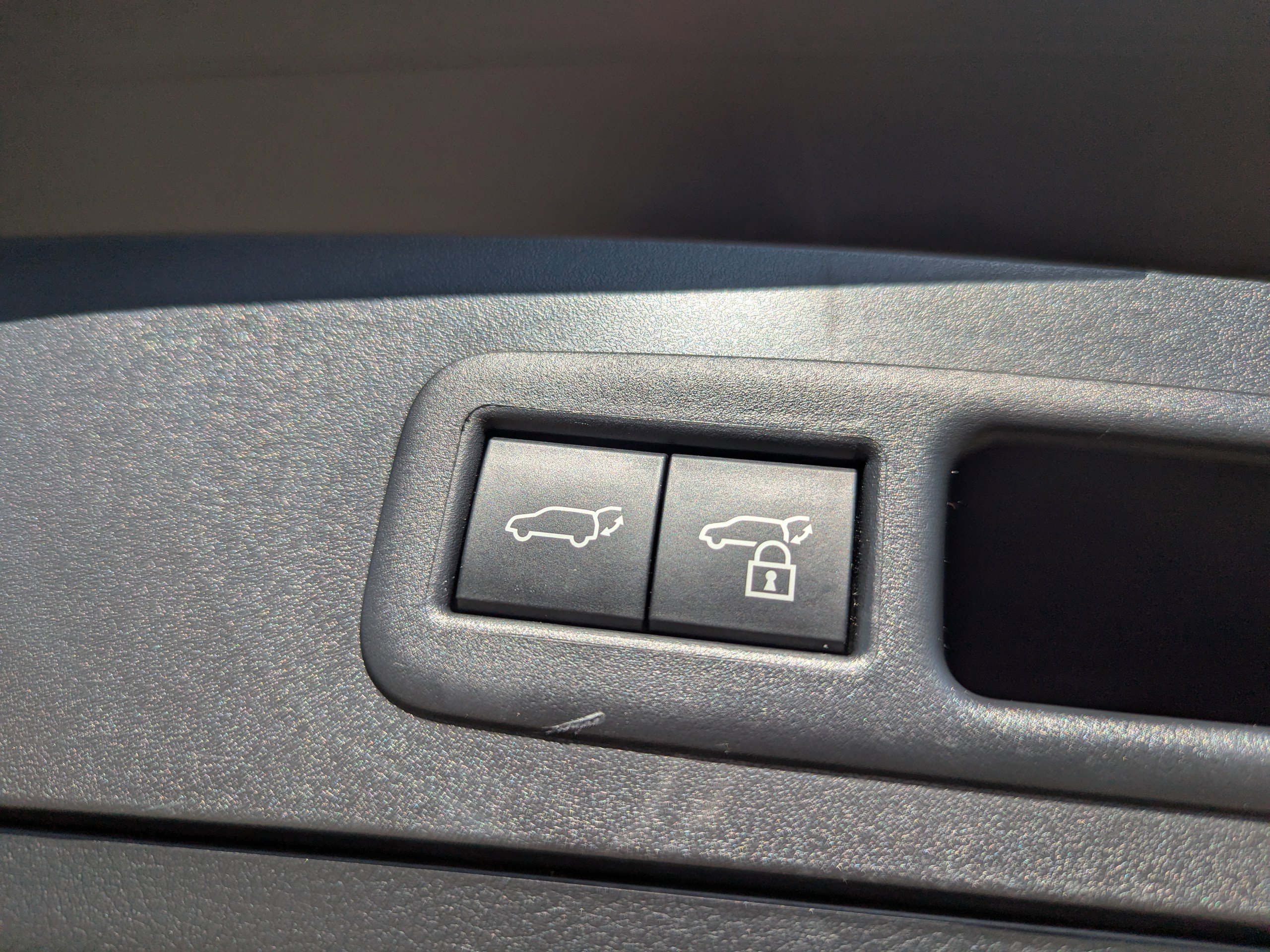 2023 Lexus UX 250h Premium photo 11