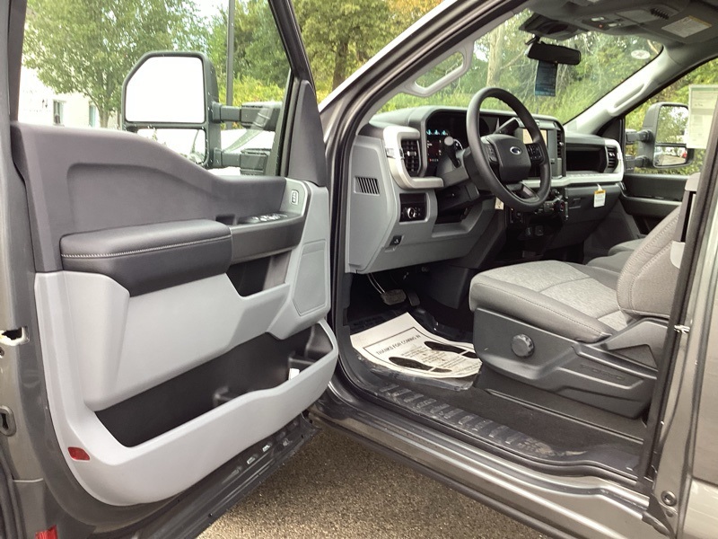 2026 Ford F-350 photo 18