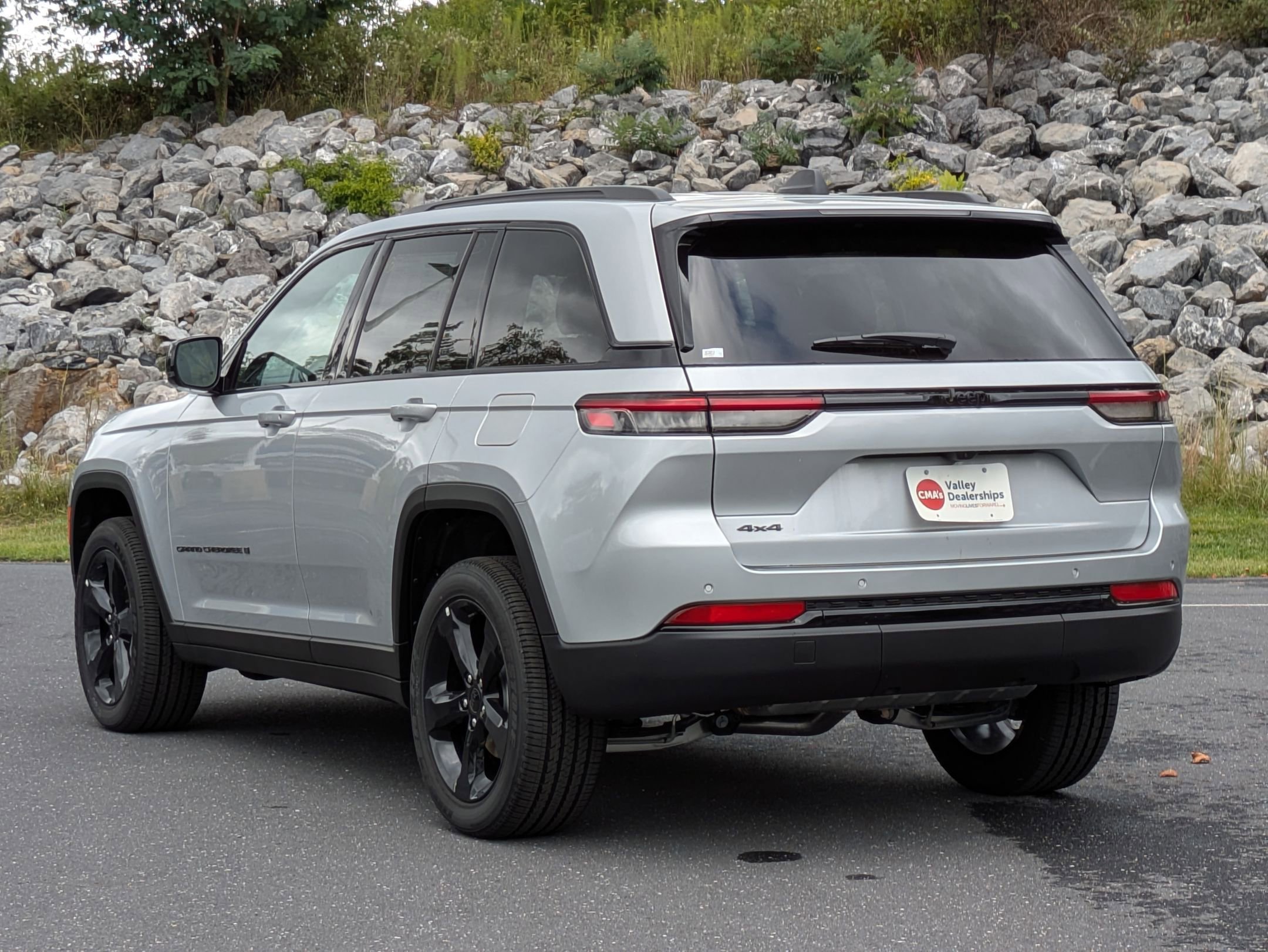 2025 Jeep Grand Cherokee Altitude photo 5