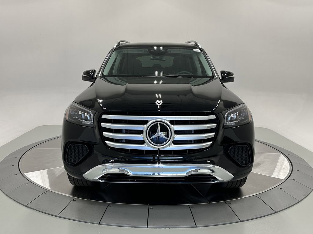 2026 Mercedes Benz GLS 450 4MATIC photo 2