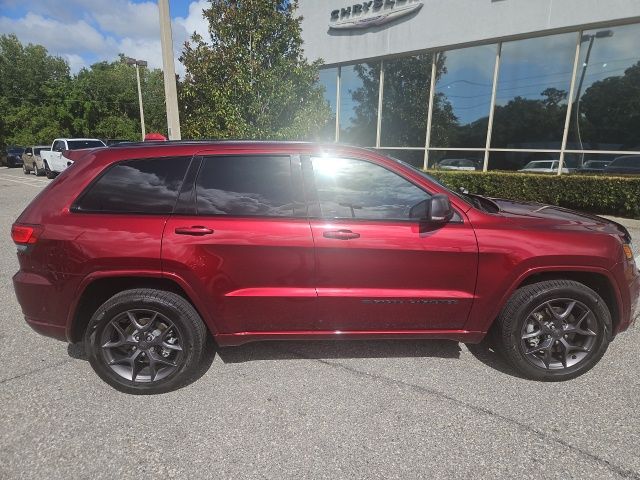 2021 Jeep Grand Cherokee Anniversary Edition photo 3