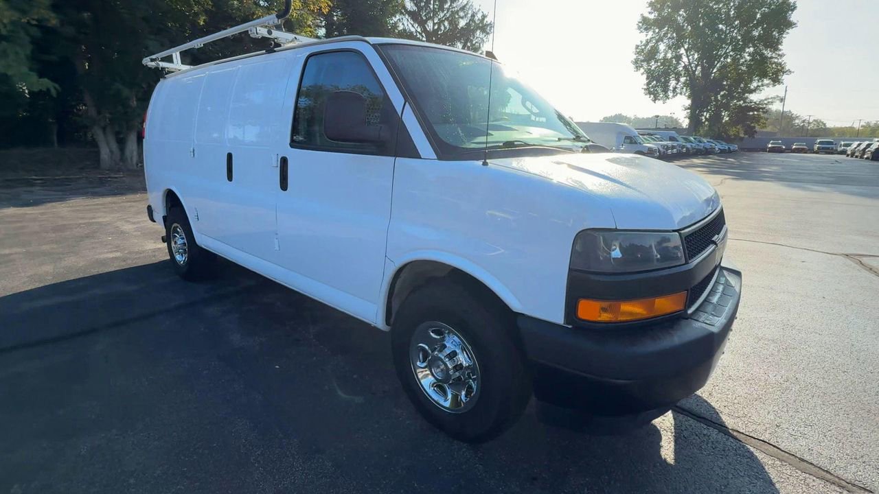 2022 Chevrolet Express Cargo Van photo 2