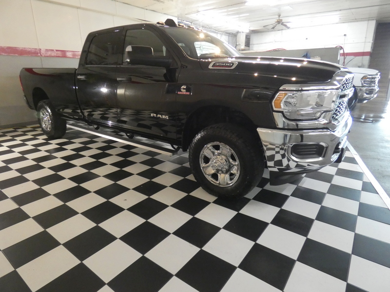 2022 Ram 3500 Tradesman photo 2
