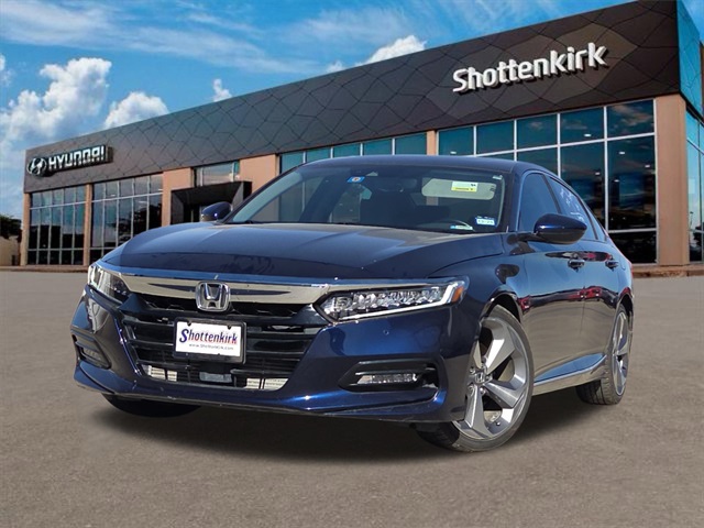 2018 Honda Accord Touring's photo