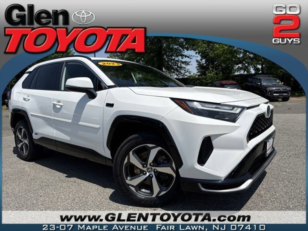 2023 Toyota RAV4 SE's photo