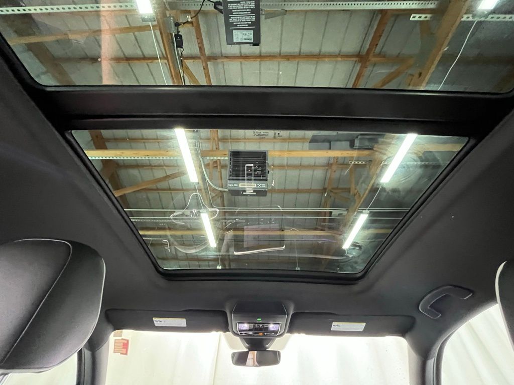2024 Volkswagen Atlas Cross Sport SEL Premium R-Line photo 12