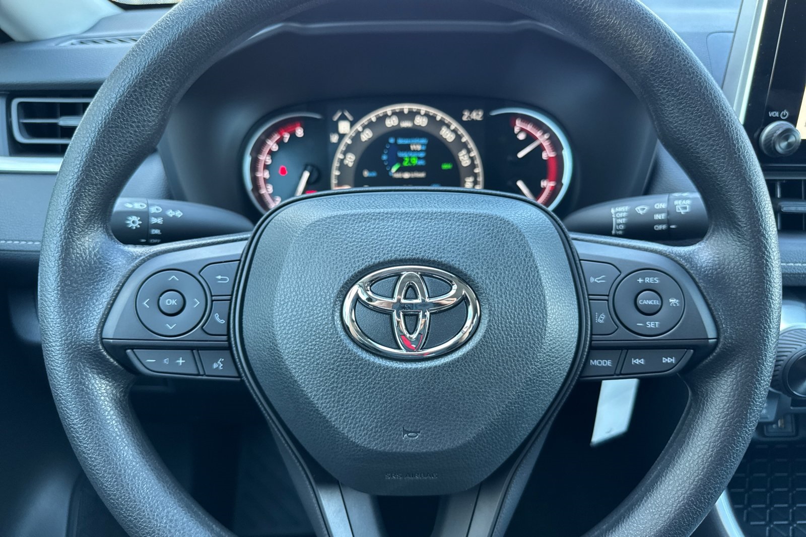 2025 Toyota RAV4 LE photo 19