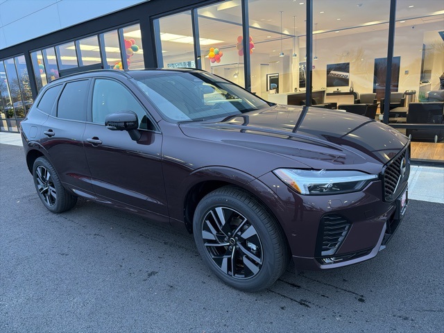 2026 Volvo XC60 Plus's photo