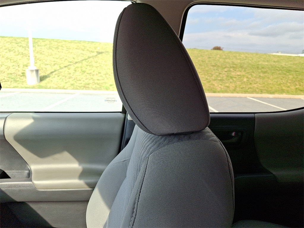2022 Toyota Tacoma SR 4x4 Double Cab photo 17