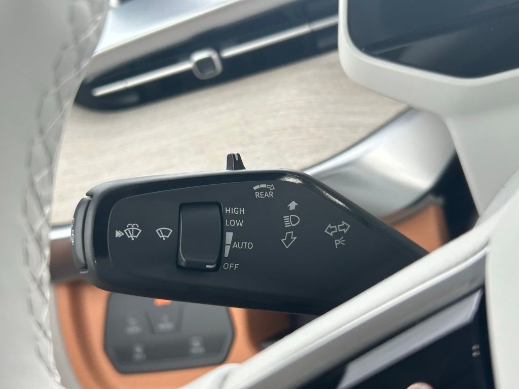 2025 Volkswagen ID. Buzz Pro Plus photo 20