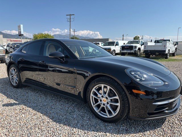 2017 Porsche Panamera Base photo 3