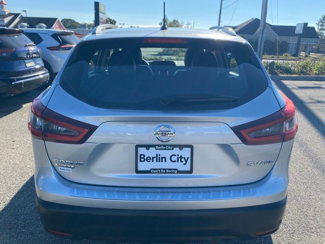 2022 Nissan Rogue Sport SV photo 3
