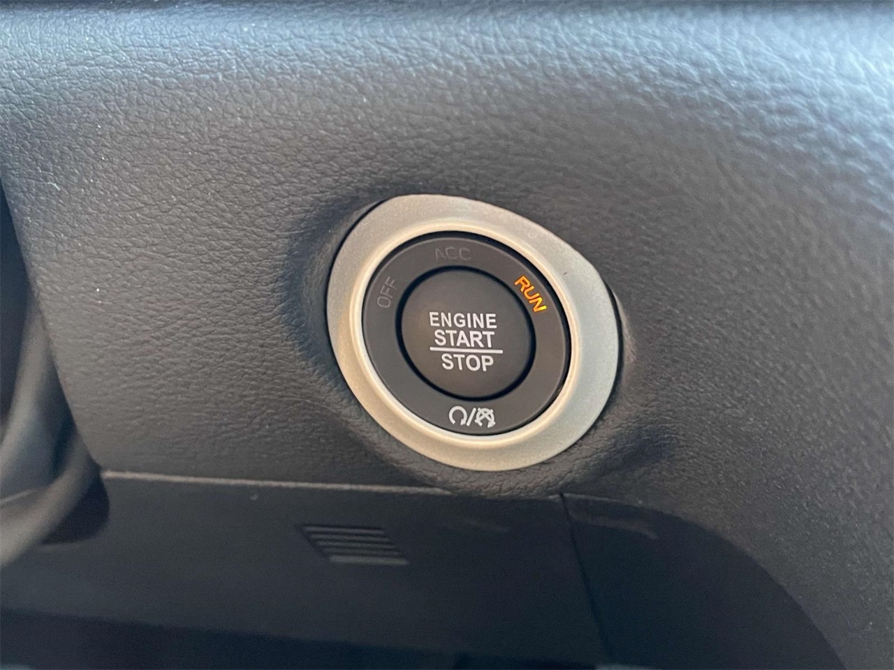 2025 Chrysler Pacifica photo 13