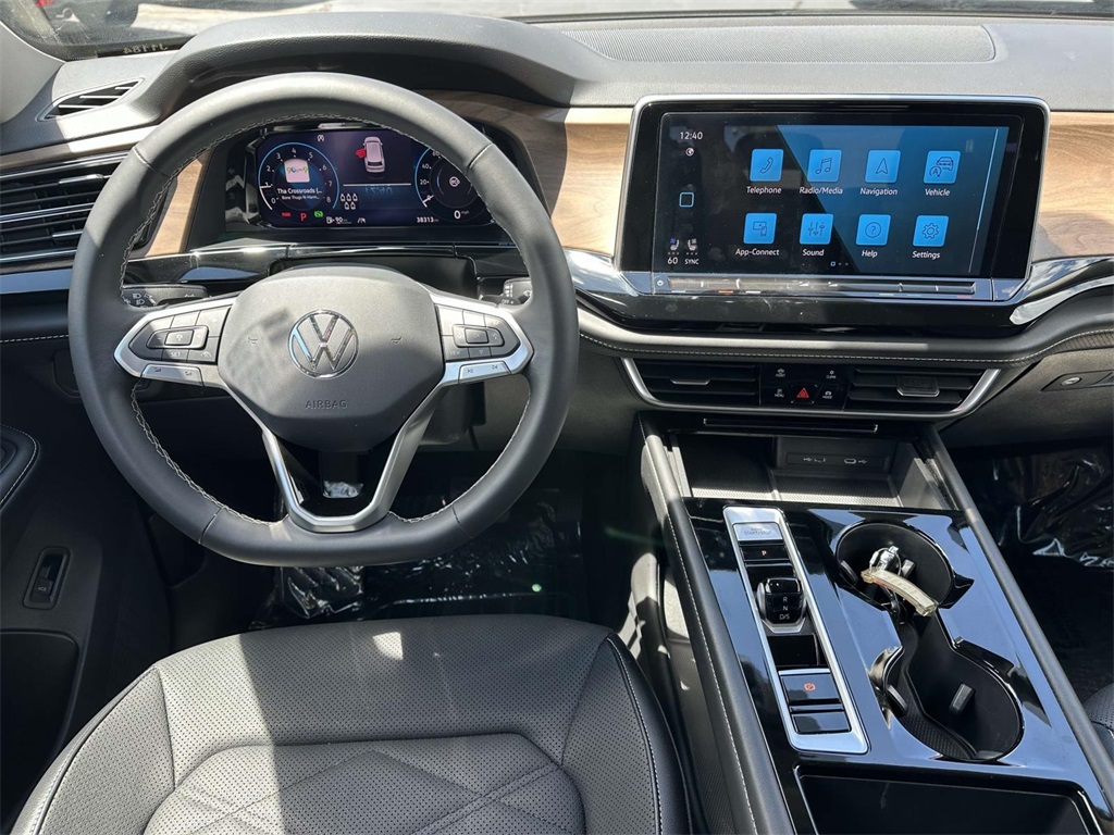 2024 Volkswagen Atlas SE Technology photo 9