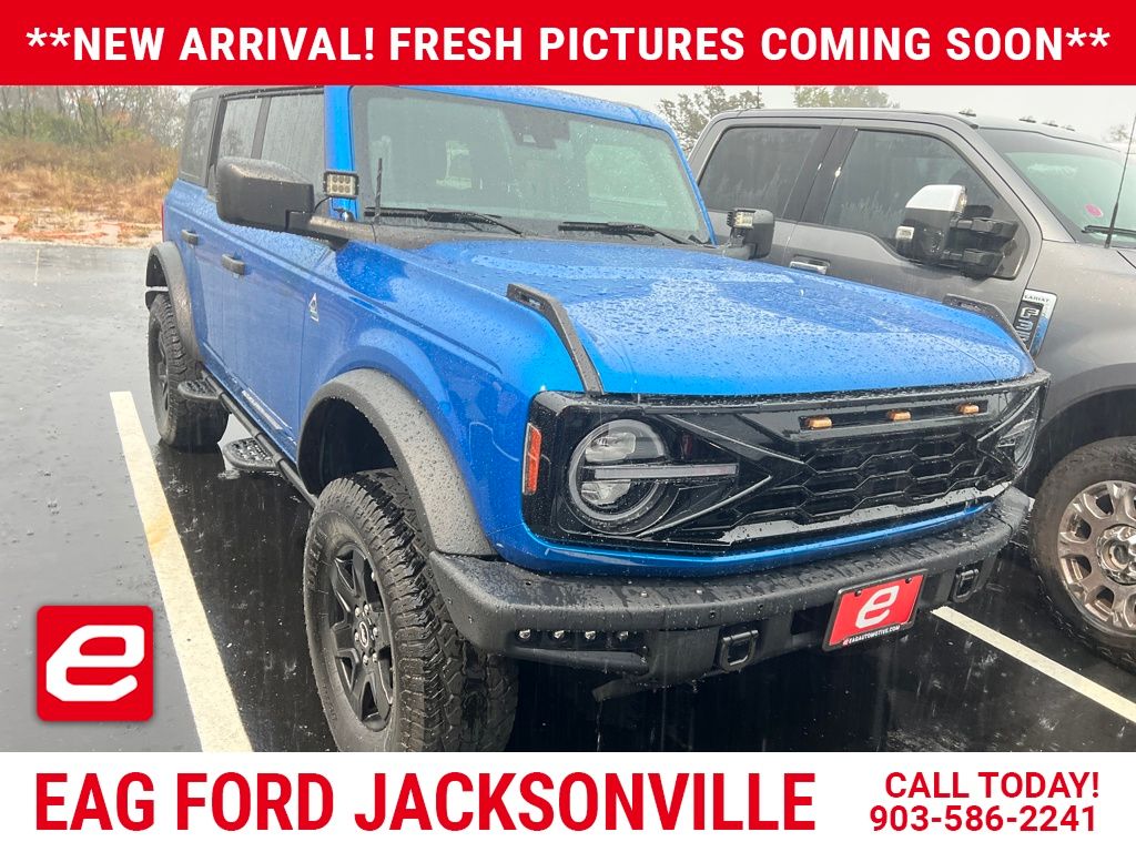 2023 Ford Bronco 4-Door Black Diamond's photo