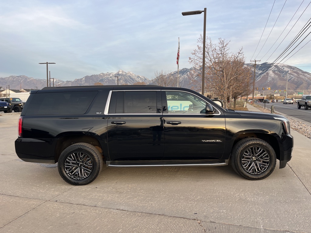 2020 Gmc Yukon XL SLT photo 3