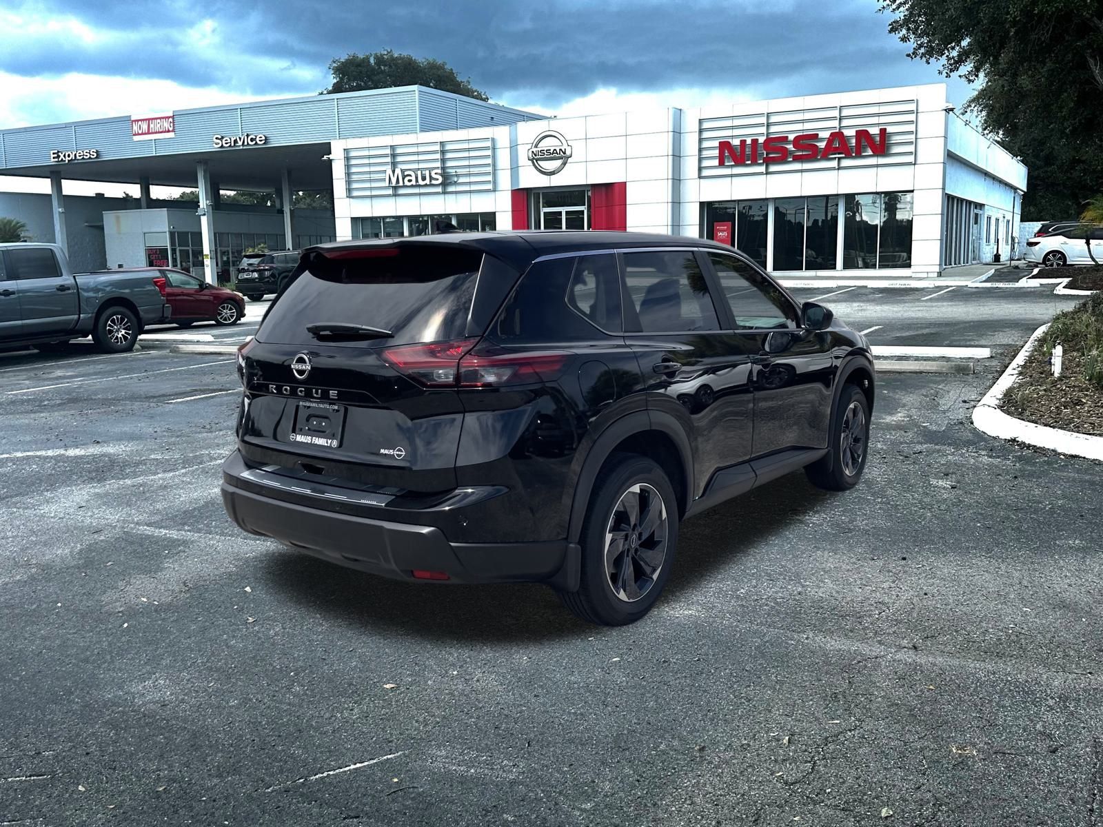 2026 Nissan Rogue SV photo 2