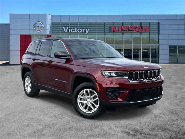 2024 Jeep Grand Cherokee Laredo's photo