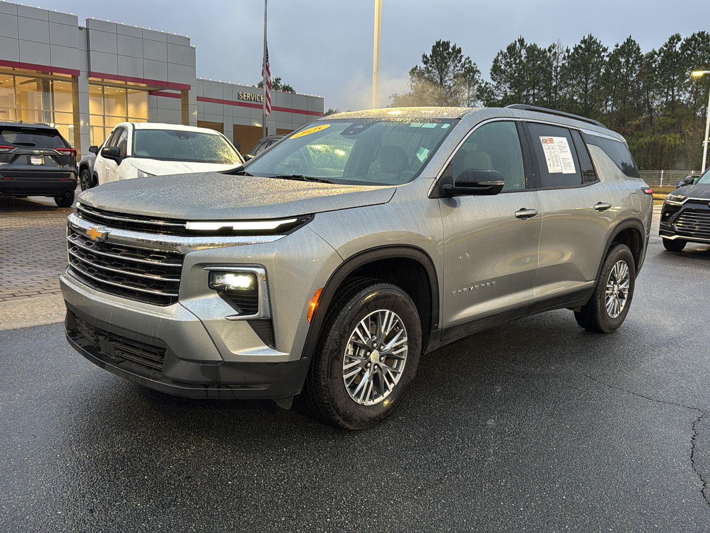 2025 Chevrolet Traverse LT's photo