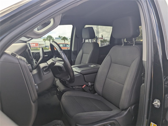 2021 Chevrolet Silverado 1500 LT photo 4