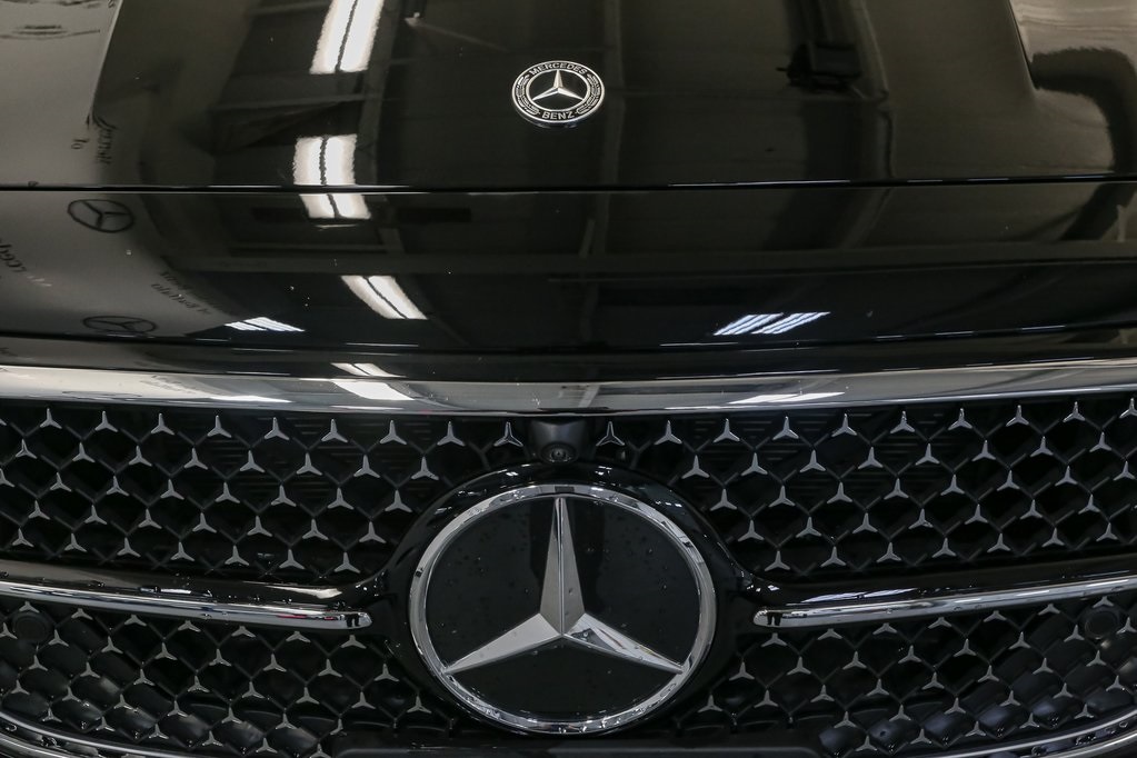 2025 Mercedes Benz E 350 4MATIC photo 4