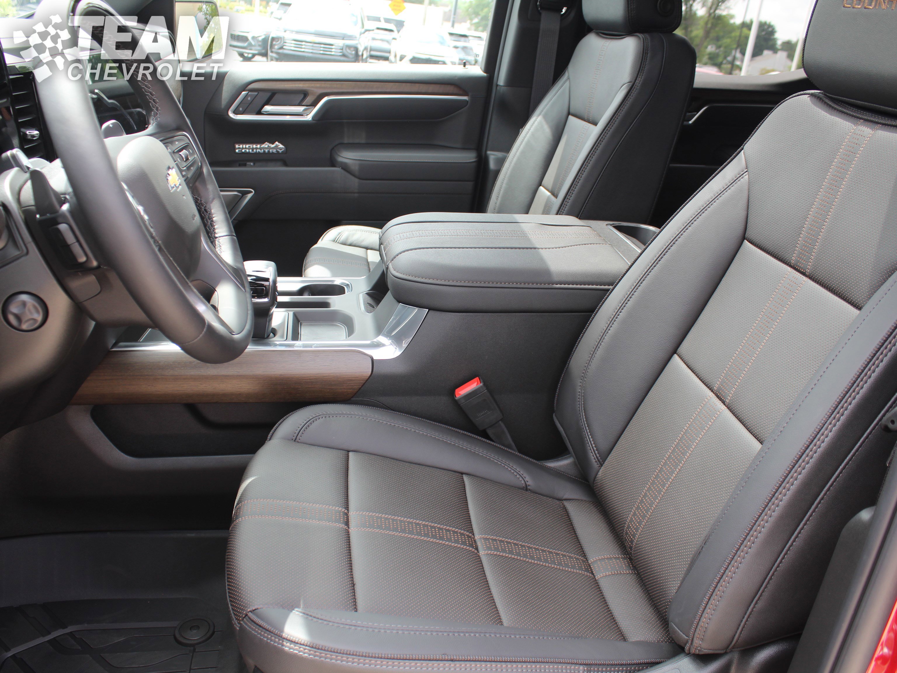 2025 Chevrolet Silverado 1500 High Country photo 9