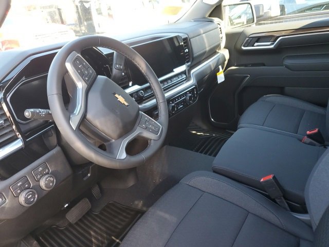 2026 Chevrolet Silverado 1500 LT photo 3