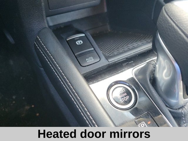 2024 Nissan Kicks SR photo 2