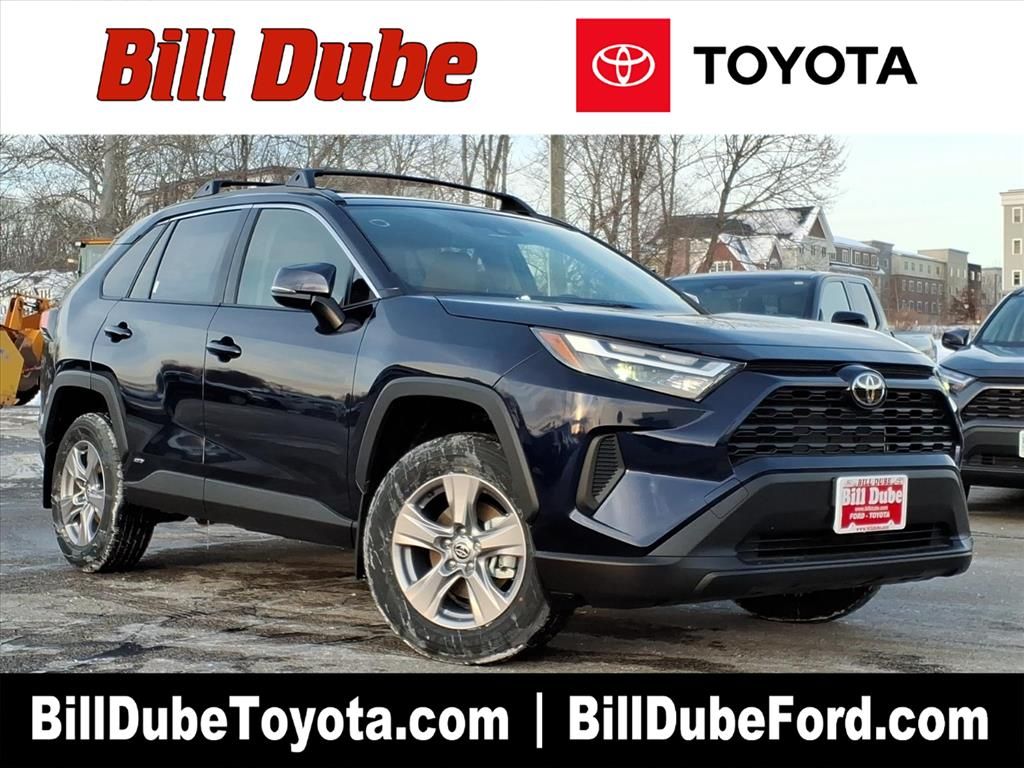 2025 Toyota RAV4 XLE's photo