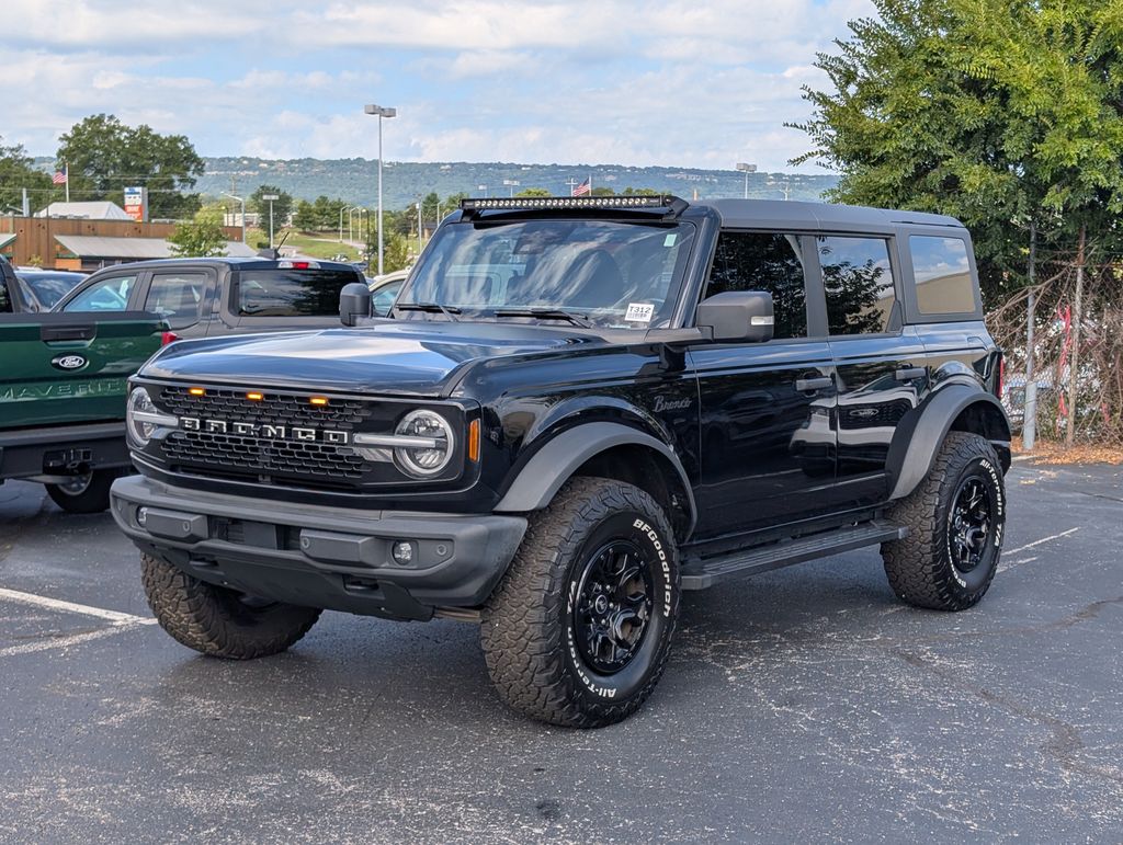 2022 Ford Bronco Wildtrak photo 2
