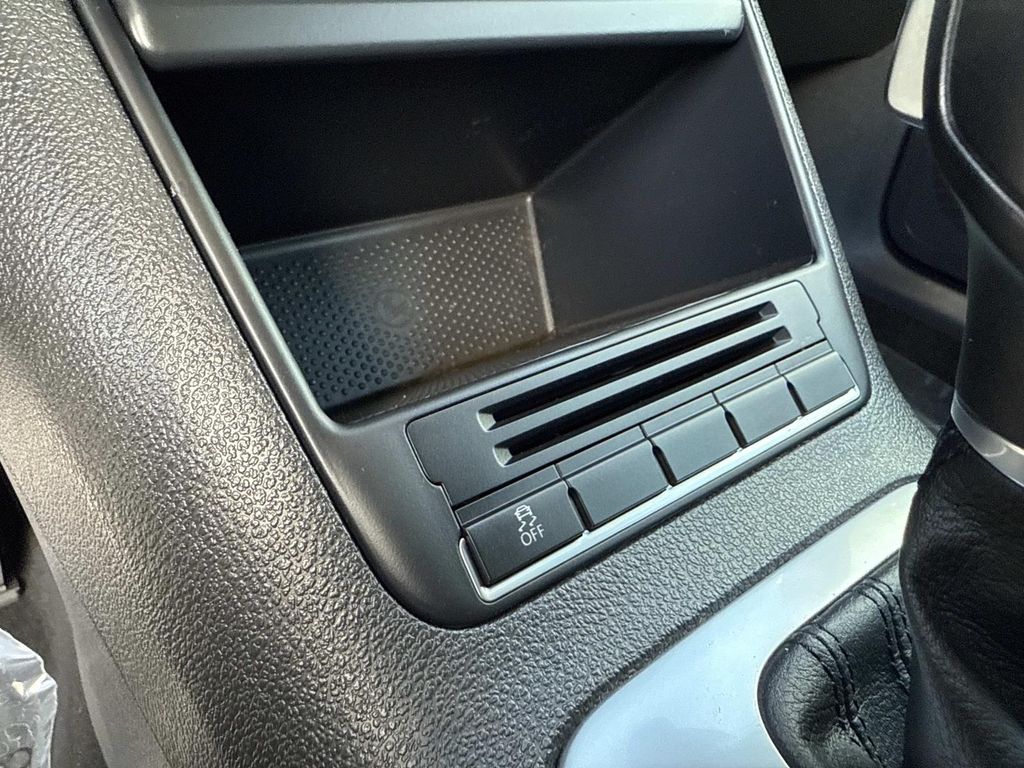 2017 Volkswagen Tiguan S photo 25
