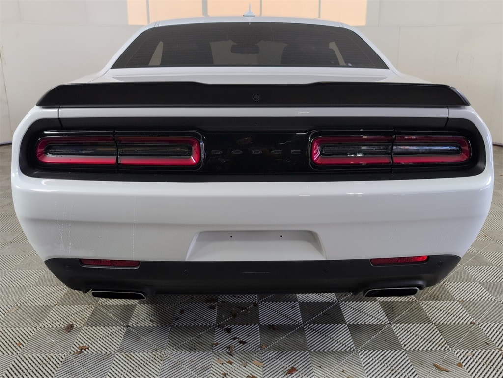 2023 Dodge Challenger R/T photo 9