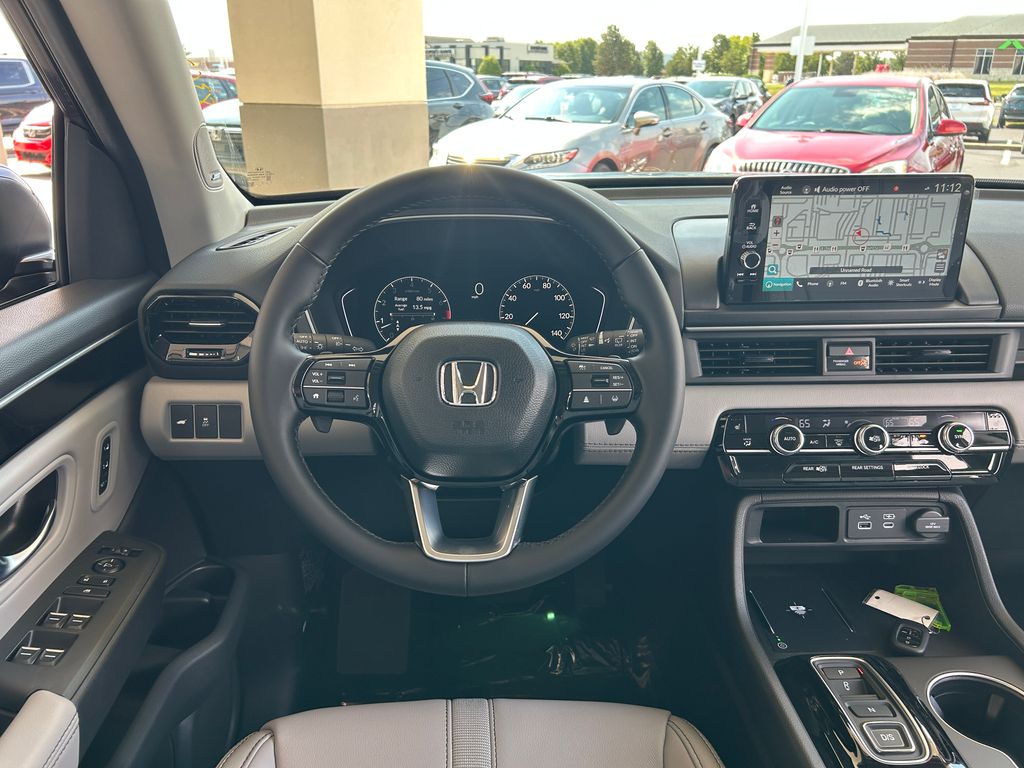 2025 Honda Pilot Touring photo 11