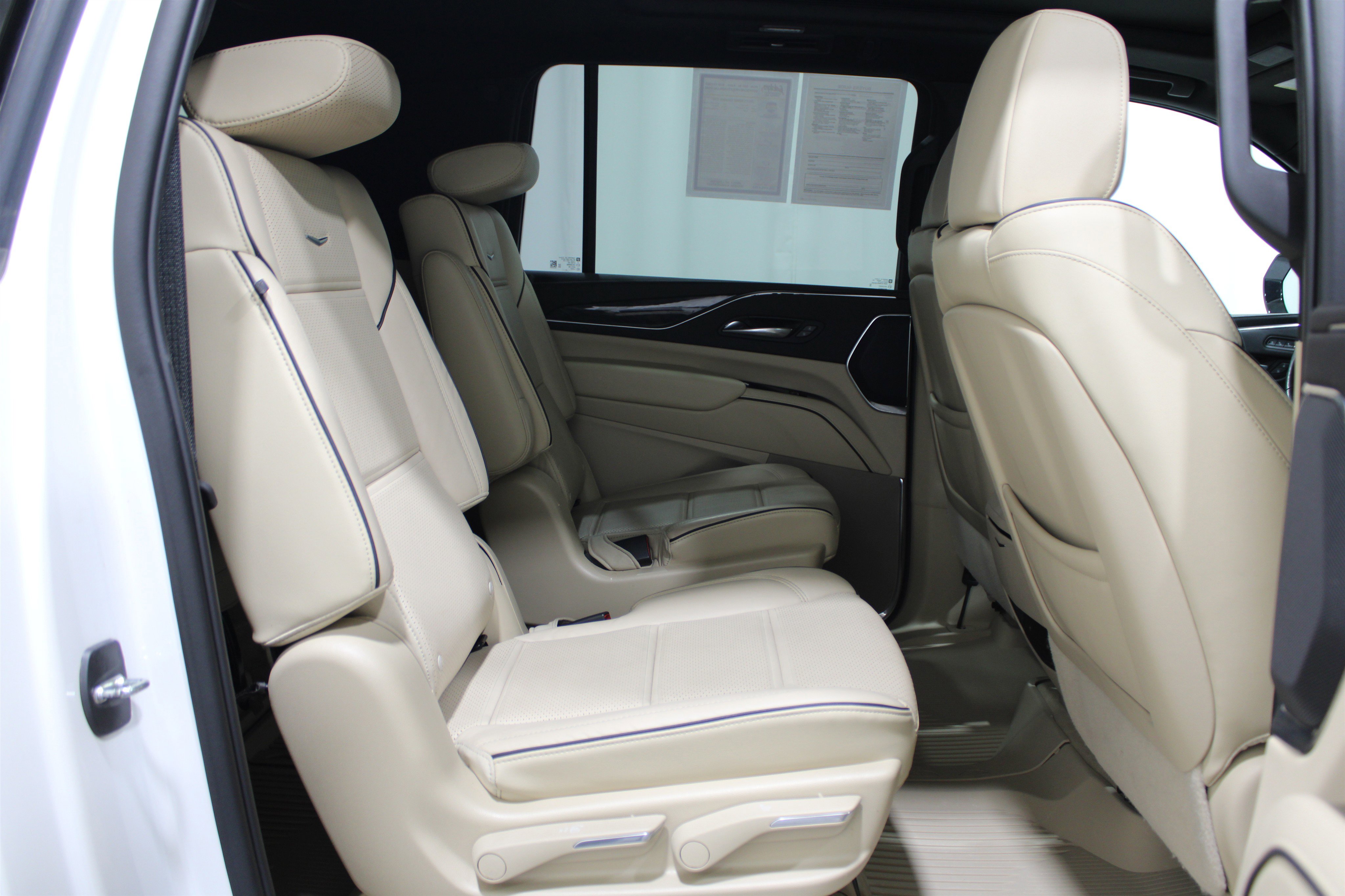 2023 Cadillac Escalade ESV Premium Luxury photo 27