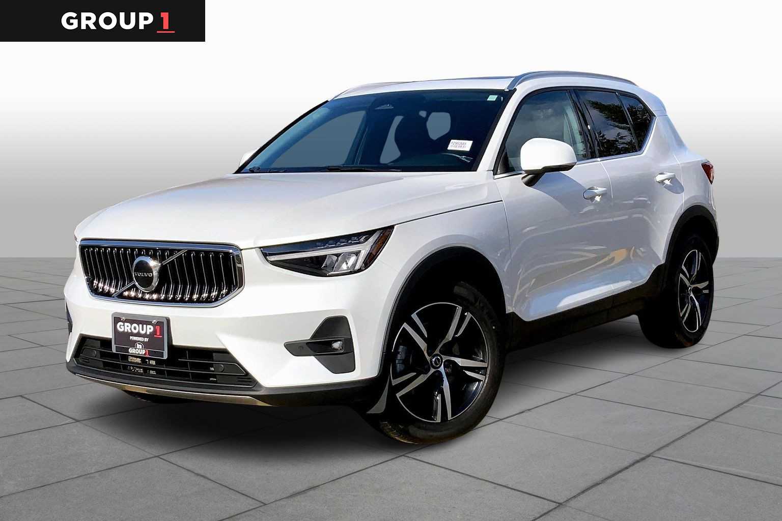 2023 Volvo XC40 Plus's photo