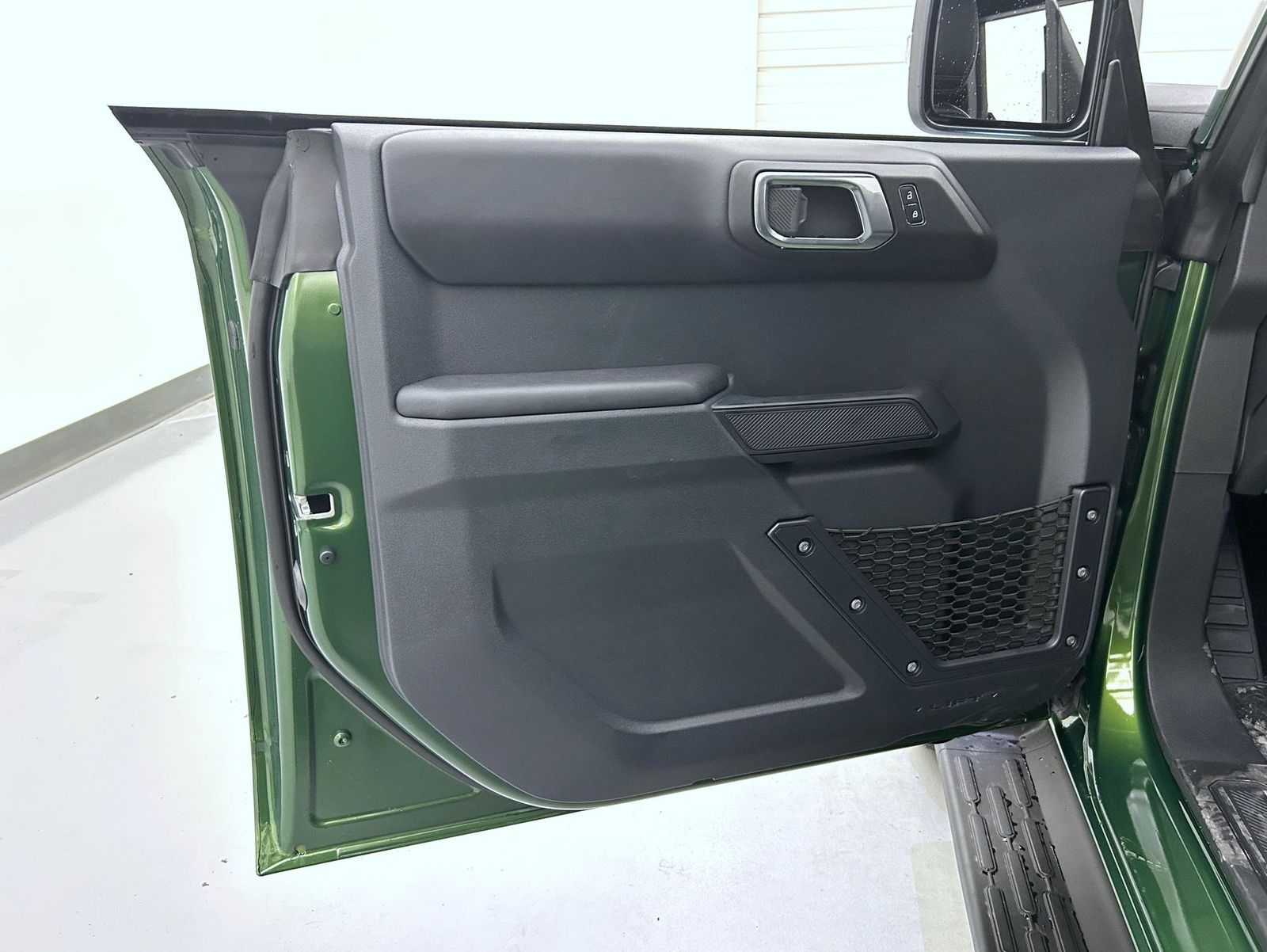 2025 Ford Bronco Outer Banks photo 9