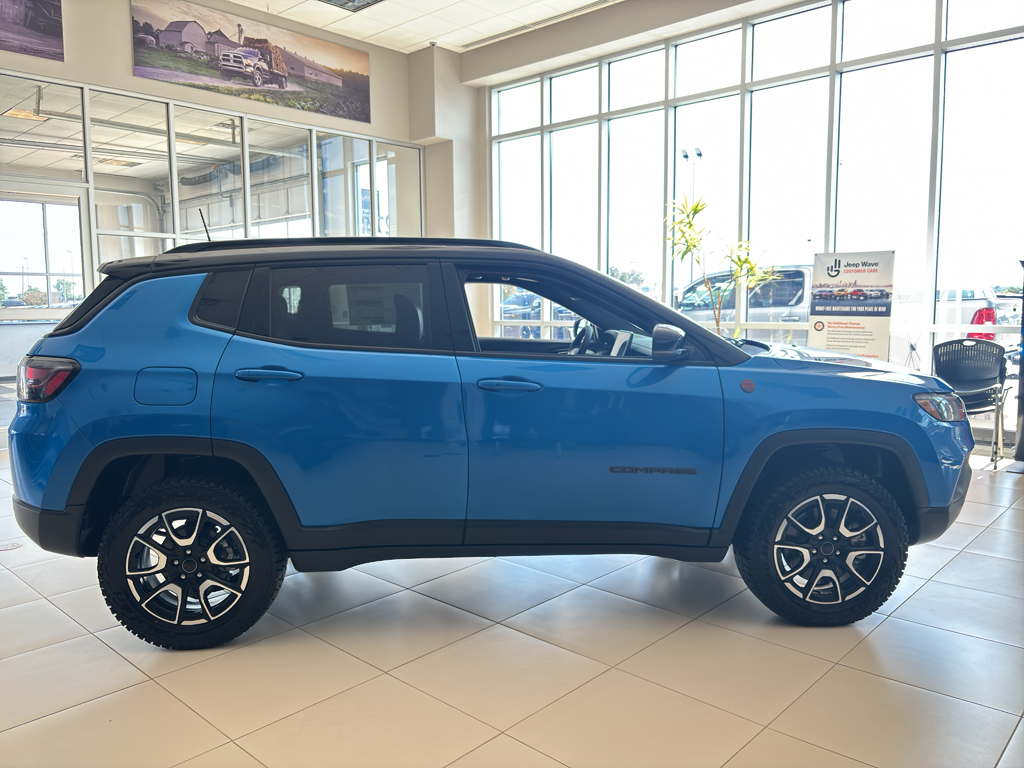 2025 Jeep Compass Trailhawk photo 4