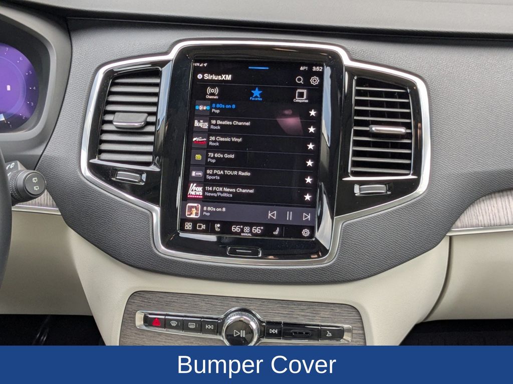 2023 Volvo XC90 Plus photo 17