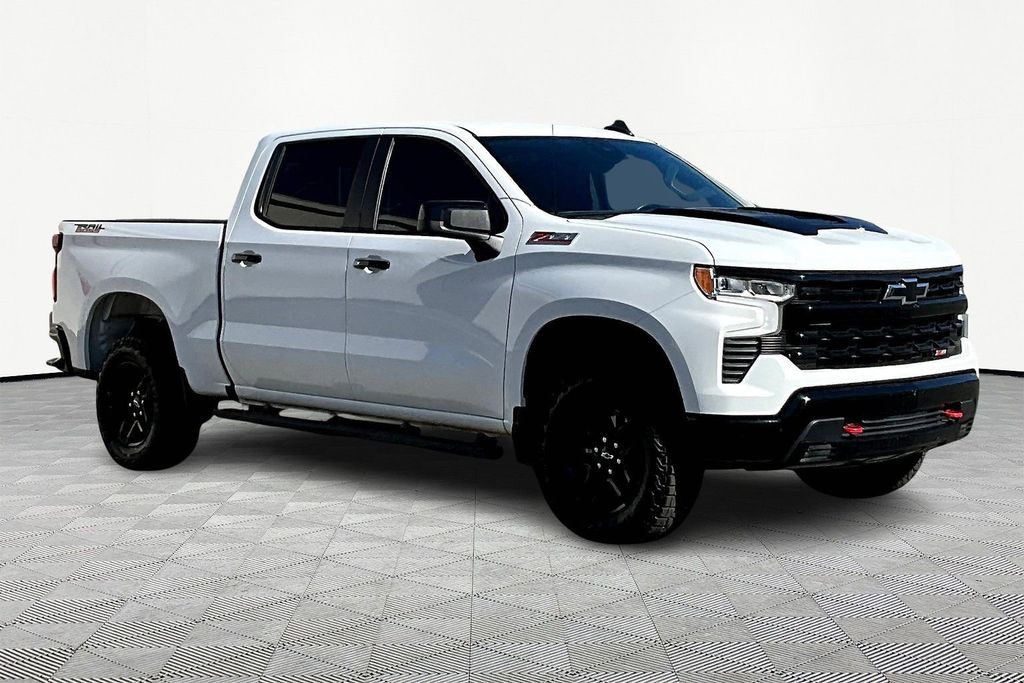 2024 Chevrolet Silverado 1500 LT Trail Boss photo 2