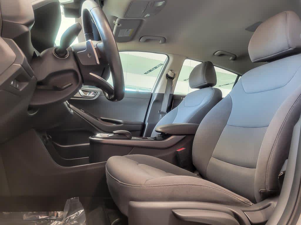 2020 Hyundai Ioniq Electric SE photo 3