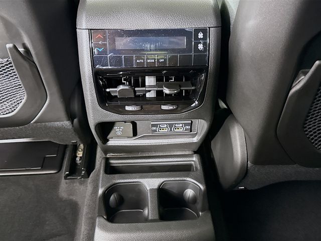 2025 Jeep Grand Cherokee Laredo X photo 24
