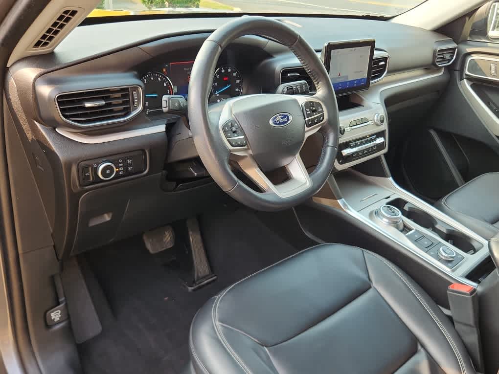 2023 Ford Explorer XLT photo 12